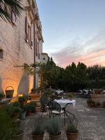 En have udenfor Villa Fenicia