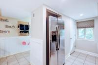 Surf Court Villas 5にあるキッチンまたは簡易キッチン