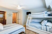 Surf Court Villas 5にあるベッド