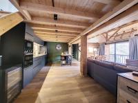 Kuchnia lub aneks kuchenny w obiekcie Green Marmottes Chalet - 12 personnes - Pied des pistes - Saint Jean D Aulps