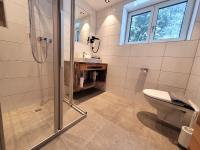 A bathroom at Apart Garni Jägerheim