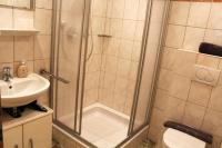 A bathroom at Apart Garni Jägerheim