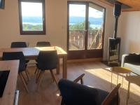 Plán poschodí v ubytovaní Cozy 2 bedroom apartment in ski resort, panoramic lake view