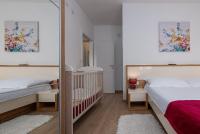 Posteľ alebo postele v izbe v ubytovaní Villa Kamen ZadarVillas