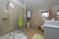 Kúpeľňa v ubytovaní Villa Kamen ZadarVillas