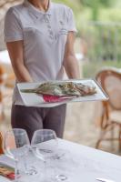 Jídlo v hotelu nebo okolí