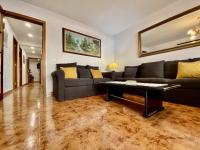 Posedenie v ubytovaní Bale Apartment near the beach by HLCLUB Agency