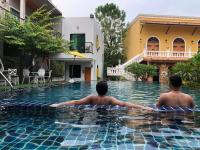 Bazén v ubytování Aen Guy Boutique Hotel nebo v jeho okolí