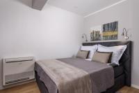 Posteľ alebo postele v izbe v ubytovaní Luxury City Center Apartment -50m to the sea