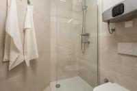 Kúpeľňa v ubytovaní Luxury City Center Apartment -50m to the sea