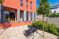 Vonkajšia záhrada v ubytovaní Luxury City Center Apartment -50m to the sea