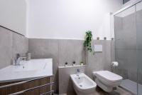 Kúpeľňa v ubytovaní Milano City Apartments - Stylish House Free WiFi-Parking-Airport