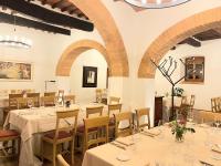 Restauracja lub miejsce do jedzenia w obiekcie Tenuta Di Sticciano