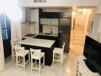 Kuchyňa alebo kuchynka v ubytovaní Duplex La Almazara en el centro histórico de Córdoba