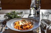 Jídlo v hotelu nebo okolí