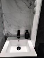 Kúpeľňa v ubytovaní "W Zdroju" - apartament Cieplice, Aquapark, Jelenia Góra