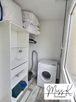 Ein Badezimmer in der Unterkunft L&#39;H&eacute;ritan de Miss.K Conciergerie