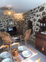 Posedenie v ubytovaní Maison auvergnate traditionnelle récemment rénovée