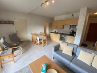 Kuchyňa alebo kuchynka v ubytovaní Appartement lumineux et spacieux au centre de Châtel, proche télécabine et Multi Pass inclus! - FR-1-693-9