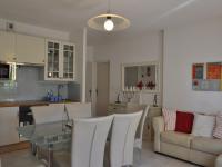 Kuchyňa alebo kuchynka v ubytovaní Spacieux appartement au centre du village avec Multi Pass offert et proche télécabine Super-Châtel - FR-1-693-36