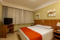 Tri Hotel Executive Caxiasにあるテレビまたはエンターテインメントセンター