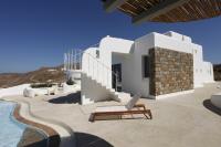 Bazén v ubytovaní Villa Aegean Lighthouse alebo v jeho blízkosti