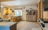 TV a/nebo společenská místnost v ubytování 2 Bedroom Pet Friendly Home In Nexø