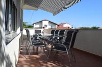 Balkón alebo terasa v ubytovaní Apartment in Banjol with balcony, air conditioning, WiFi, dishwasher 4888-1