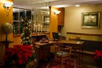 Restauracja lub miejsce do jedzenia w obiekcie Hotel Willa Lubicz