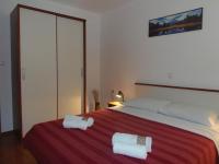 Posteľ alebo postele v izbe v ubytovaní Apartment in Dramalj with sea view, balcony, air conditioning, WiFi 4623-12