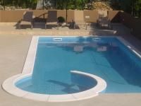 Bazén v ubytovaní Apartment in Dramalj with sea view, balcony, air conditioning, WiFi 4623-12 alebo v jeho blízkosti