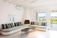 Posedenie v ubytovaní Aquileria Seaview Pool Villa - Seven Bedrooms
