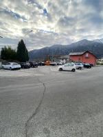 A general mountain view or a mountain view taken from Az apartmant