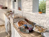 Jedlo v ubytovaní bed & breakfast alebo blízkom okolí