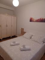 A bed or beds in a room at Reformado, cómodo y funcional en Medina del Campo