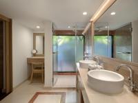 Garrya Tongsai Bay Samuiにあるバスルーム