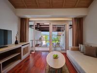 Garrya Tongsai Bay Samuiにあるテレビまたはエンターテインメントセンター