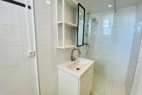 Kúpeľňa v ubytovaní Design apartment ideal for seaside holidays