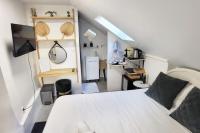 Łóżko lub łóżka w pokoju w obiekcie Chambre - Bed & Breakfast - Plage 50m - Résidence