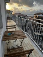 A balcony or terrace at RaRoom Colors