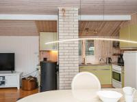 Kuchyň nebo kuchyňský kout v ubytování Holiday home Hemmet CCXLIX