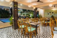 Swimmingpoolen hos eller tæt på La Vaiencia Beach Resort, Morjim