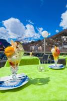 Nespecifikovaný výhled na hory nebo výhled na hory při pohledu z hotelu