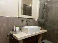 A bathroom at Maison del Ducato Cavour 37