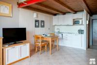 Kuchyňa alebo kuchynka v ubytovaní COZY COTTAGE by Design Studio
