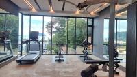 Fitness centrum a/nebo fitness zařízení v ubytování B207-Hi-Ended Pool Access 1br 300m 2 Ao Nang Beach