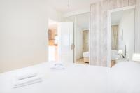 Postel nebo postele na pokoji v ubytování Trinisol 7-A Sea Views Apartment Levante Beach