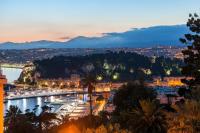 Imagen de la galería de Ferienwohnung Les Oliviers über den Dächern von Nizza ruhig sonnig Meerblick Pool Tiefgarage Parkplatz, en Niza