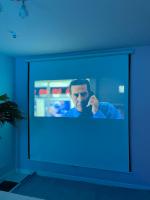 Televízia a/alebo spoločenská miestnosť v ubytovaní Capsule Miami Vice - Jacuzzi - Billard - Ecran cinéma & Netflix - Ping-Pong - Nintendo & Jeux-