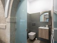 Kúpeľňa v ubytovaní Luxury love nest with hot tub & heated pool